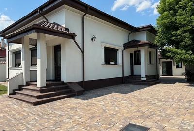 Casă individuală cu 3 camere cu Canalizare în Ultracentral - 1