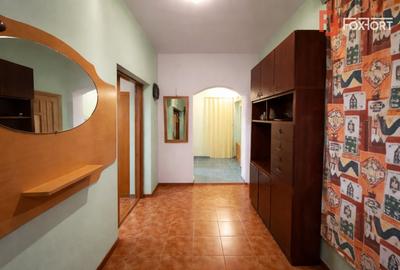 Casă individuală cu 3 camere cu Canalizare în Central - 1