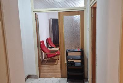 Se vinde apartament decomandat doua camere pret 85000 euro negociabil