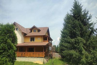 Casă cu Teren 980 Mp în Sâmbăta de Sus - 1