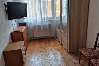 Apartament 3 camere – zona centrala Targoviste, Piata 1 Mai - 11