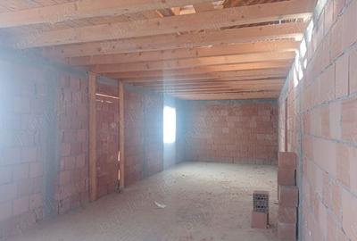 Casă cu 4 camere în Bozioru - 1