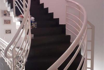 Casă cu 6 camere cu Teren 430 Mp în Central - 3