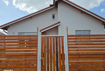 Casă cu 3 camere în Berceni