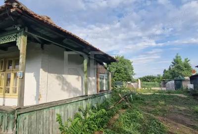 Casa batraneasca, cu teren de 1300 m.p. comuna Dascalu Casa batraneasca, cu teren de 1300 m.p. comuna Dascalu - 3