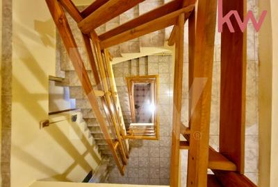 Casă individuală cu 8 camere cu Canalizare în Central - 7