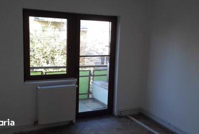 Apartament cu 3 camere în Micro 17 - 1