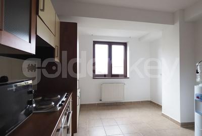 Apartament spatios cu 4 camere nemobilat - 18