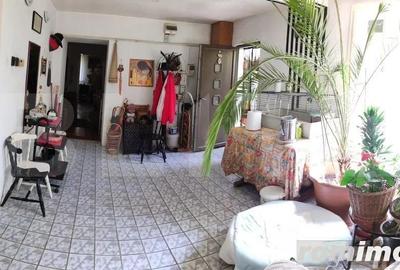 Casă cu 7 camere cu Teren 330 Mp în Central - 6