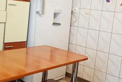Inchiriez apartament 2 camere - 4
