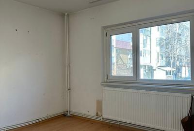 Apartament cu 2 camere semidecomandat în Rovine - 2