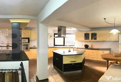 Casă cu 8 camere cu Teren 1038 Mp în Central - 13