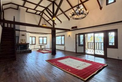 Casă cu 5 camere cu Teren 51550 Mp în Vărbila - 1