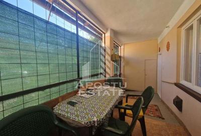 Casă cu 4 camere cu Canalizare în Central - 2