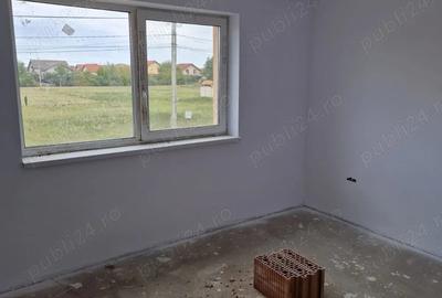 Casă cu 3 camere în Moșnița Nouă