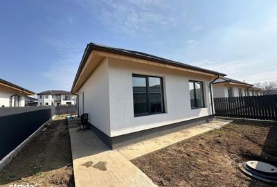 Casă cu 3 camere în Domnești - 1