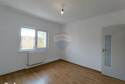 Apartament cu 3 camere, mobilat în Astra - 12