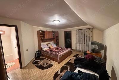 Casă cu 4 camere în Central - 3