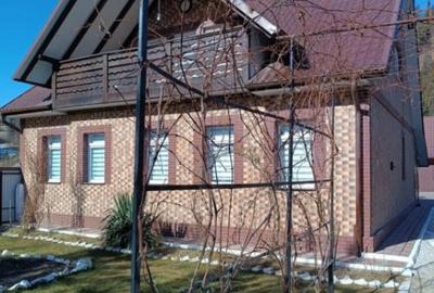 Casă cu 4 camere cu Teren 5200 Mp în Rădăuți