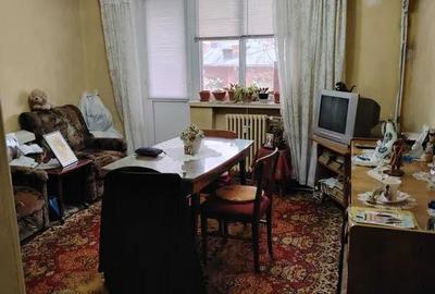 Apartament cu 3 camere decomandat în Central - 8