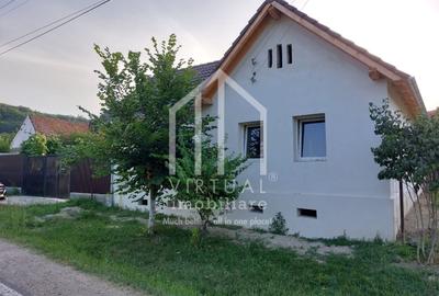 Casă individuală cu 3 camere cu Canalizare în Ruși - 1
