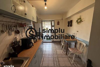 Apartament cu 3 camere decomandat în Sărari - 7