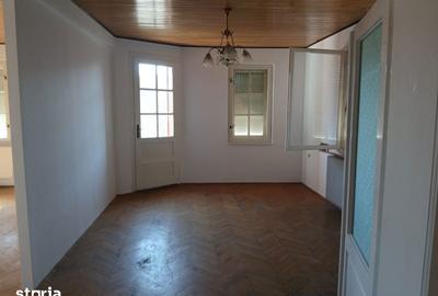 Casă cu 5 camere cu Teren 1000 Mp în Solovăstru - 12