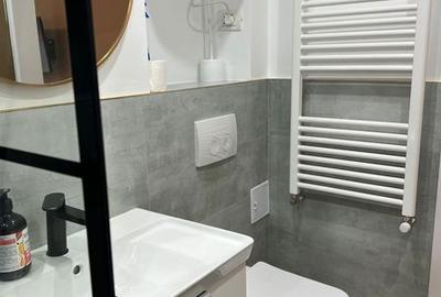 Garsonieră decomandată, mobilată în Titan