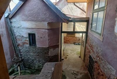 Spatiu comercial + imobil - 1