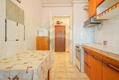 Apartament cu 2 camere semidecomandat în Florilor - 3