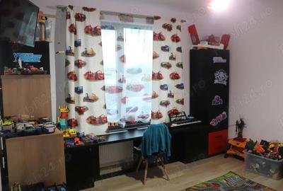 Casă cu 4 camere cu Teren 500 Mp în 1 Mai - 9