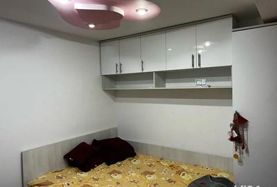 Ap. cu 3 camere , decomadat, et.3 - 5