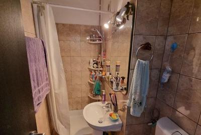 Apartament cu 4 camere decomandat, mobilat în Central