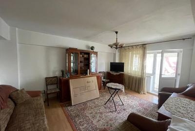 Apartament cu 3 camere decomandat în Sărari - 12