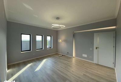 Casă cu 5 camere cu Teren 330 Mp în Central - 8