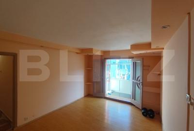 Apartament de vanzare cu 3 camere, etaj 4/4, 53 mp utili totali, zona Dacia