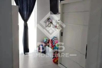 Apartament cu 3 camere semidecomandat, mobilat în Cetății - 1