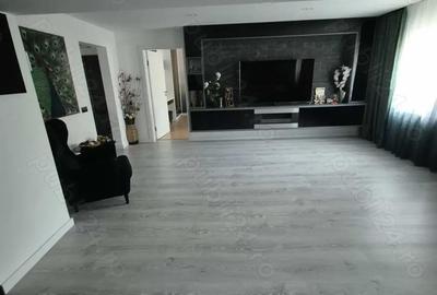 Apartament cu patru camere, zona ultracentrala - 1