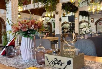 Spațiu comercial, de 1,000 mp, în Central - 3