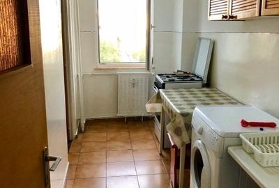 Apartament cu 1 camere decomandat în Tei