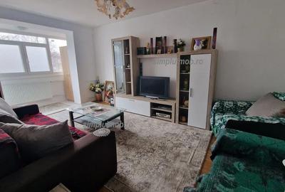 Apartament cu 3 camere decomandat, mobilat în Alexandru Obregia - 1