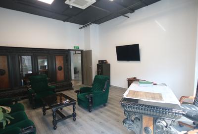 Spatiu cu destinatie Birouri,178,3 mp,2 grupuri sanitare,bucatarie - 10
