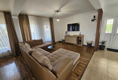 Proprietar - Single 4 camere, 300 mp, central - 2