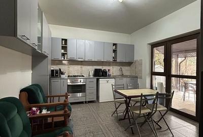 Casă cu 3 camere în Valea Adâncă