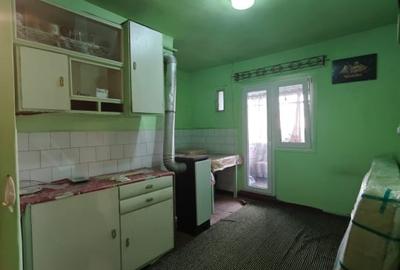 Apartament 2 camere, decomandat, spatios, zona linistita, terasa mare si balcon - 1