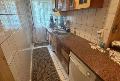 Apartament cu 3 camere semidecomandat în Craiovița Nouă - 9