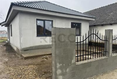 Casă cu 4 camere cu Teren 719 Mp în Livada de Bihor - 6