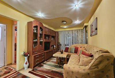 Apartament 4 camere,2 bai,2 balcoane,etaj 2 - 3