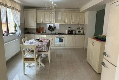 Casă cu 4 camere în Central - 17