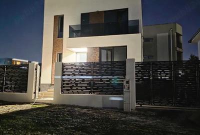 Casă cu Teren 302 Mp în Palazu Mare - 4